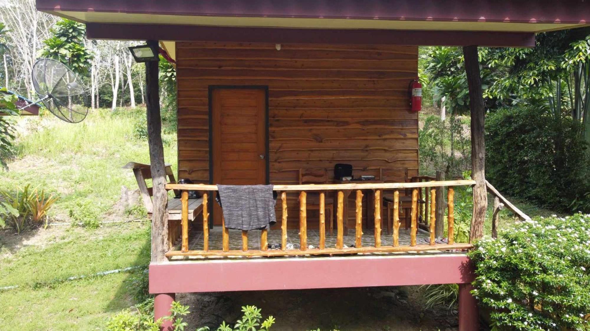 Baan Panseng Bungalow Ko Kut Exteriör bild