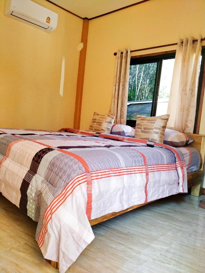 Baan Panseng Bungalow Ko Kut Exteriör bild
